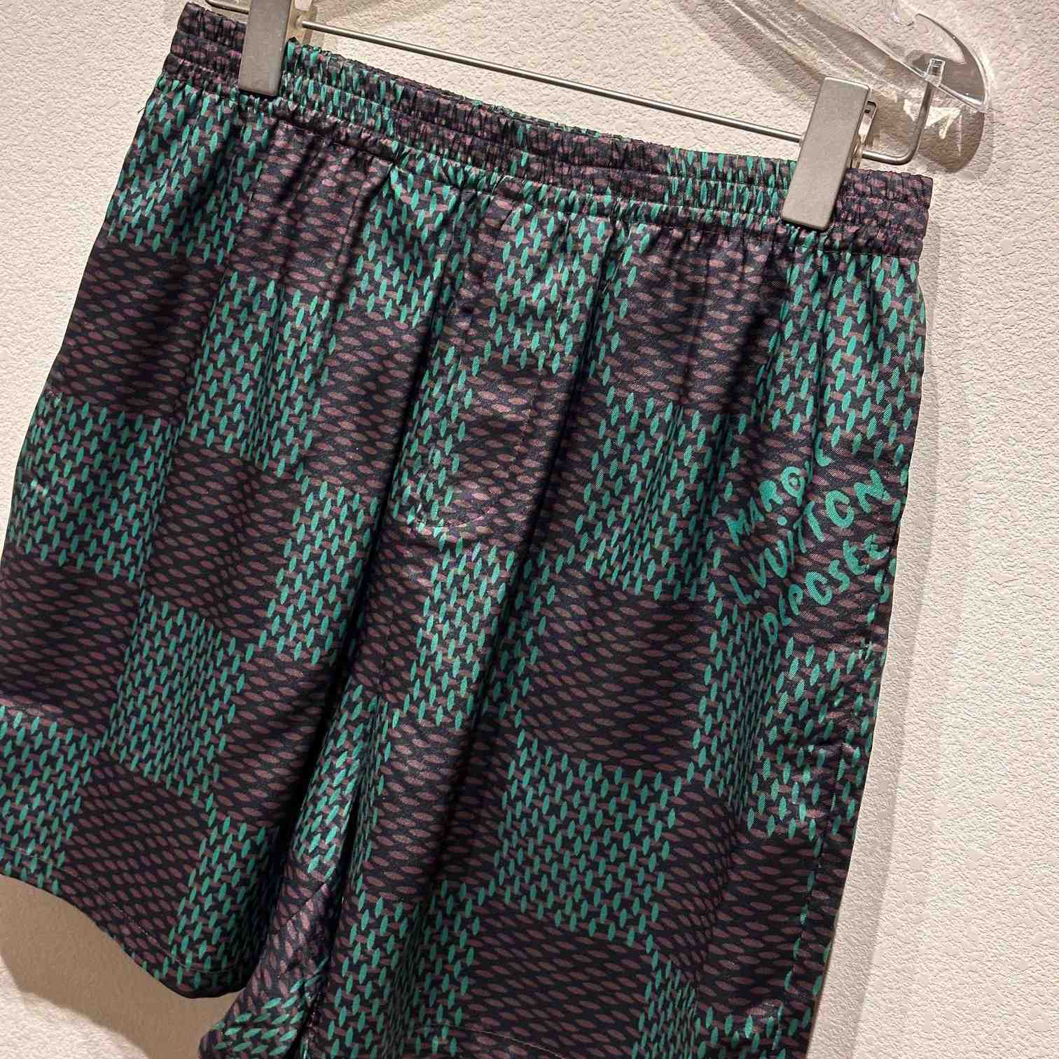 Louis Vuitton Damier Silk Shorts   1AFJ64 - DesignerGu