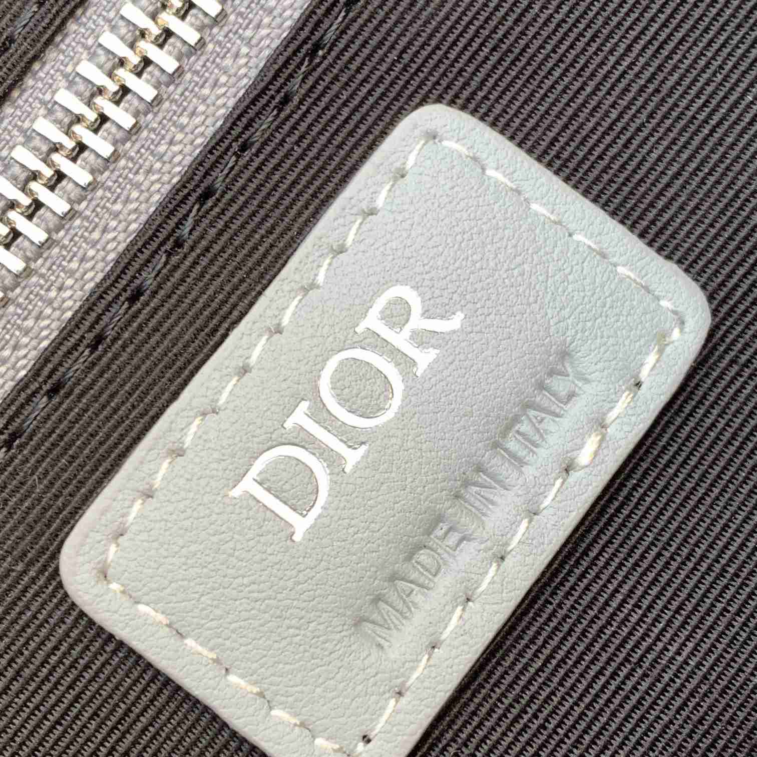 Dior Toiletry Bag - DesignerGu