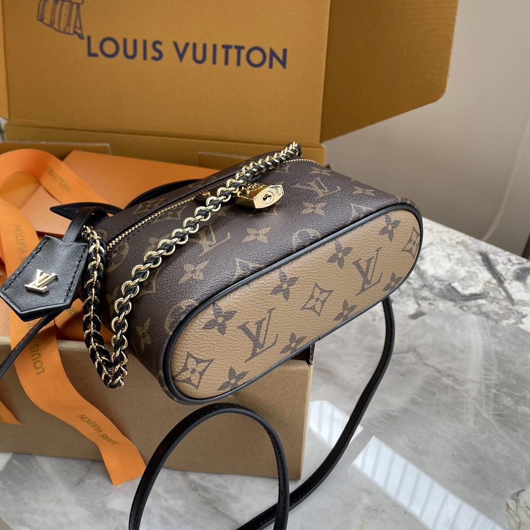 Louis Vuitton Vanity Chain Pouch    M47125 - DesignerGu