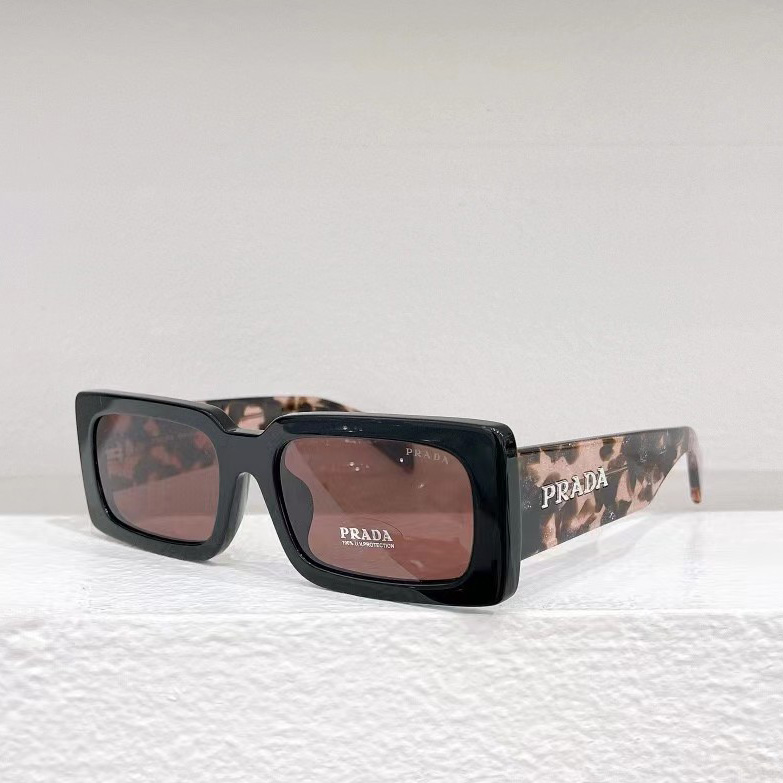 Prada Sunglasses With Prada Logo - DesignerGu