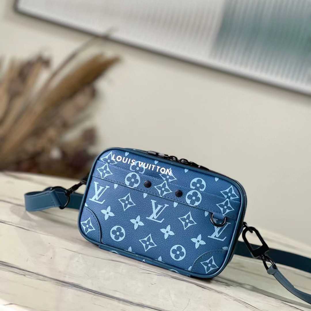 Louis Vuitton Alpha Wearable Wallet   M82801 - DesignerGu