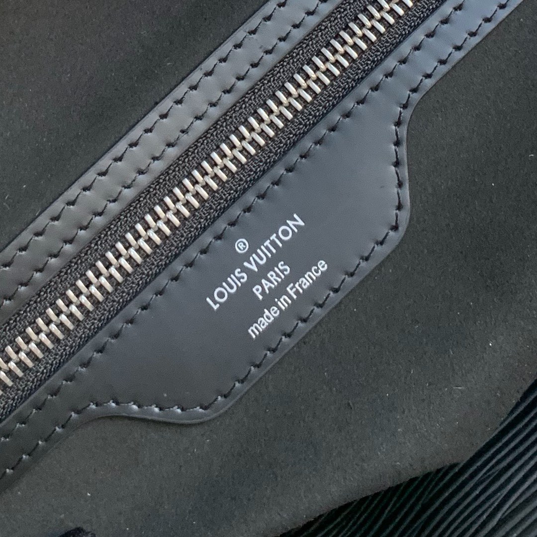 Louis Vuitton x Supreme Keepall  Bandouliere 45 Travel Bag - DesignerGu