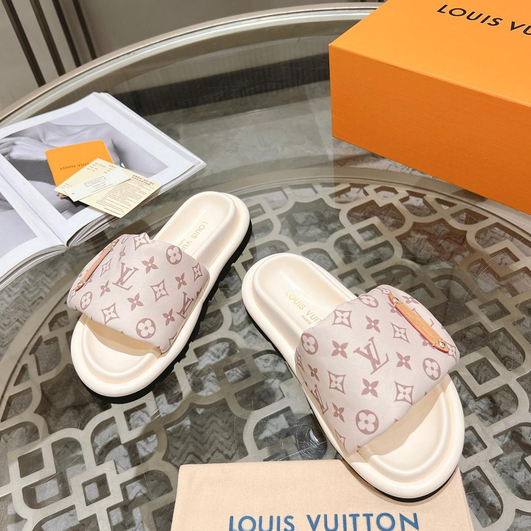 Louis Vuitton Pool Pillow Flat Comfort Mule     1ACJZE - DesignerGu