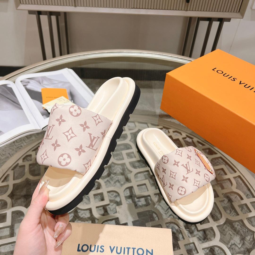 Louis Vuitton Pool Pillow Flat Comfort Mule     1ACJZE - DesignerGu