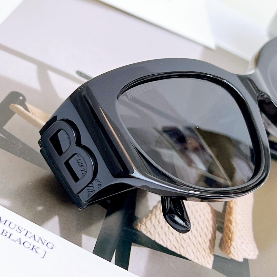 Balenciaga Bossy Round AF Sunglasses In Black  BB0324 - DesignerGu