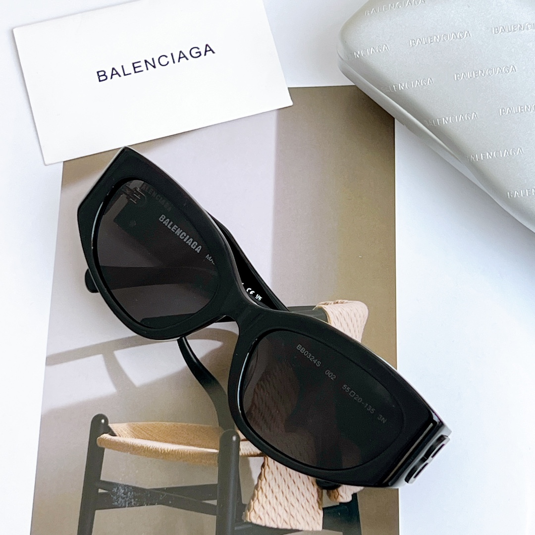 Balenciaga Bossy Round AF Sunglasses In Black  BB0324 - DesignerGu