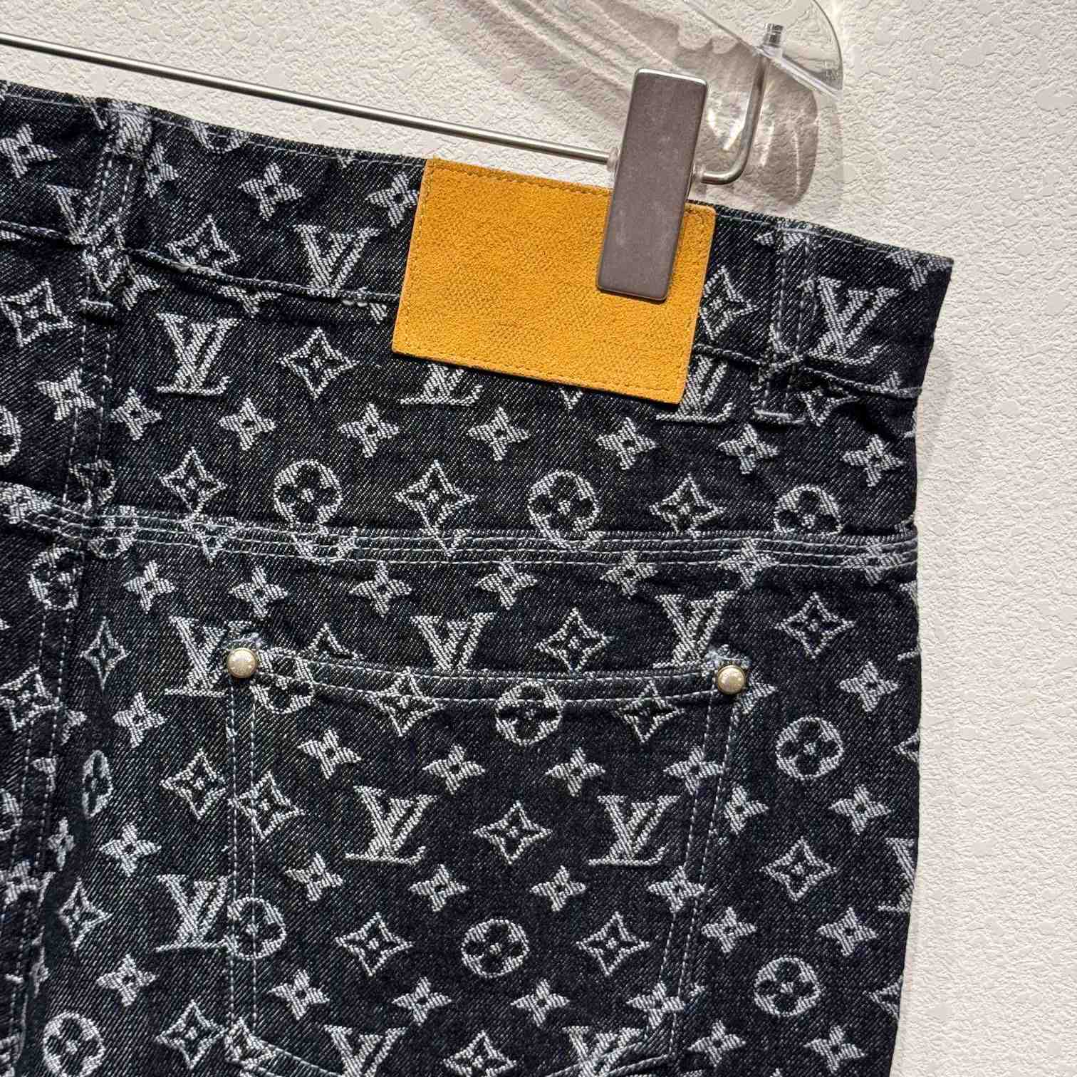 Louis Vuitton Monogram Denim Pnats - DesignerGu