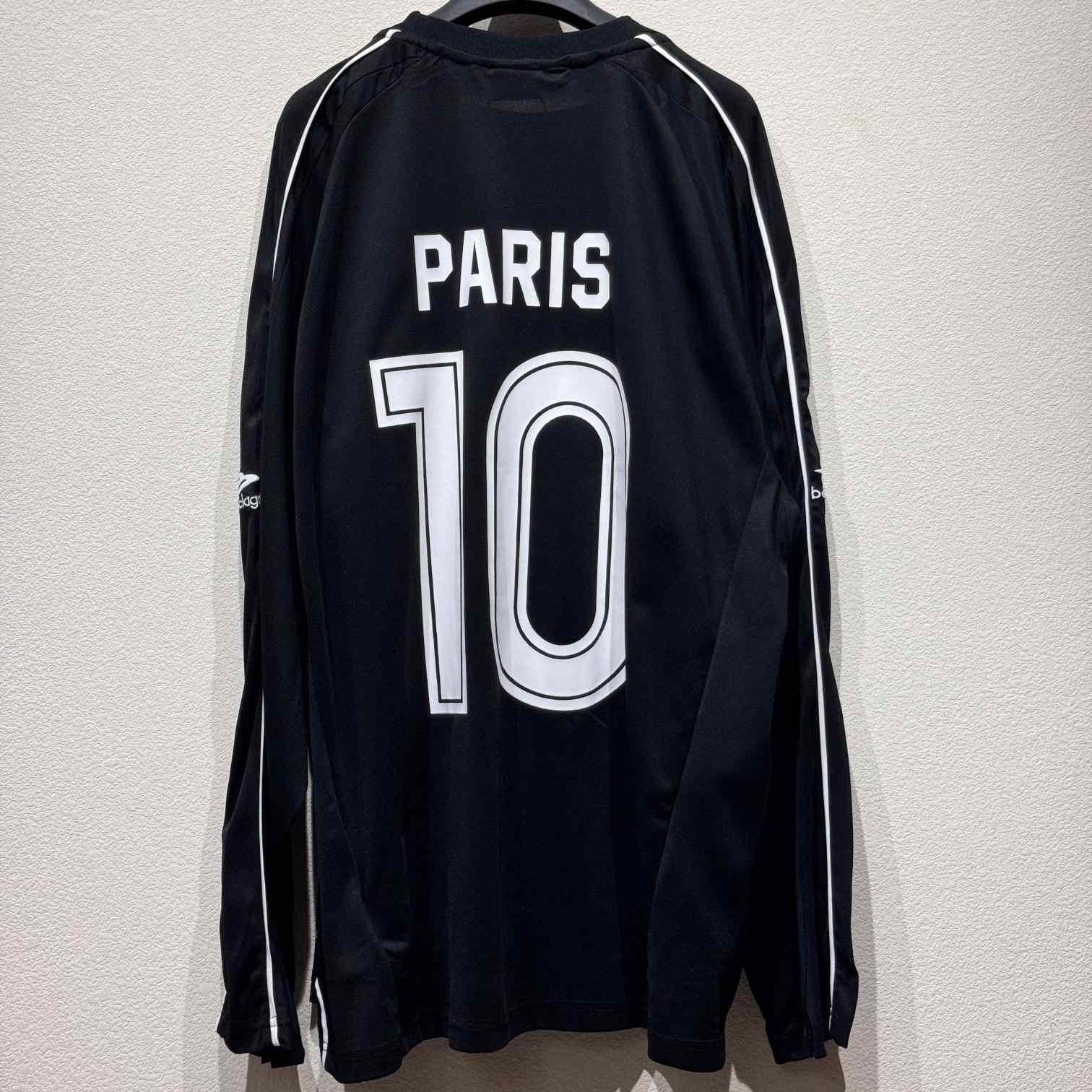 Balenciaga Soccer Long Sleeve T-Shirt Oversized In Black - DesignerGu