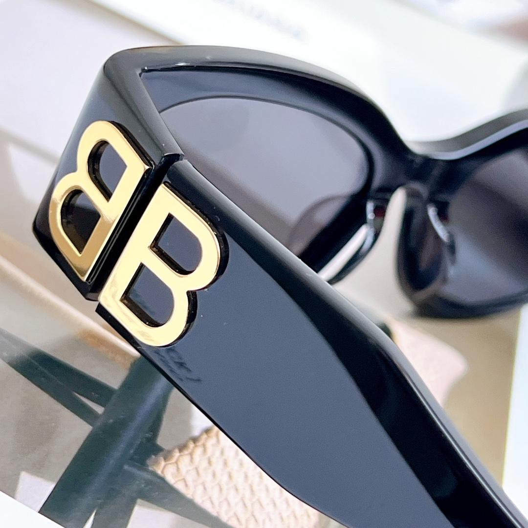 Balenciaga Bossy Round AF Sunglasses In Black - DesignerGu