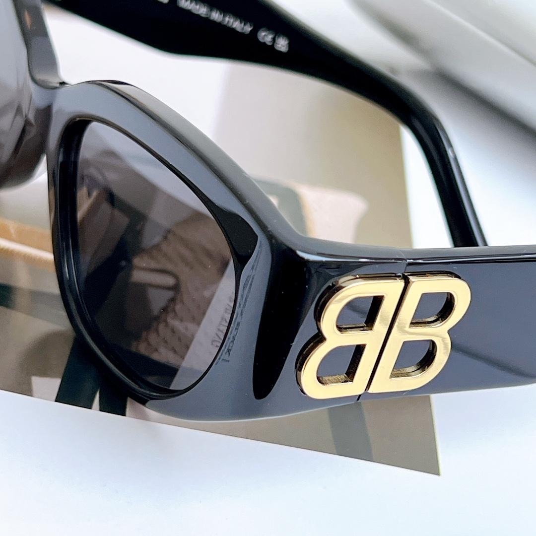 Balenciaga Bossy Round AF Sunglasses In Black - DesignerGu