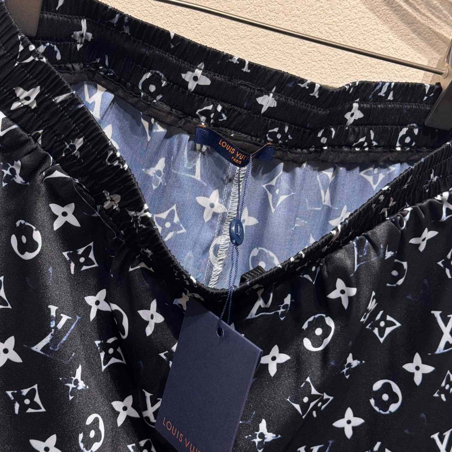 Louis Vuitton Monogram Shorts - DesignerGu