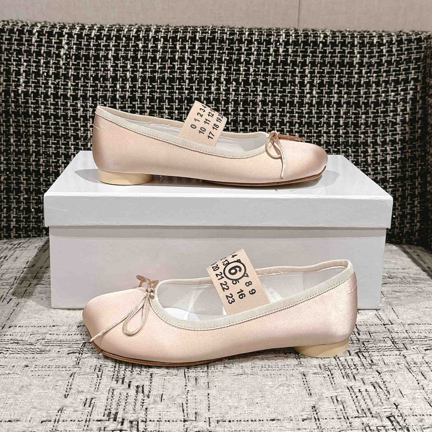 Maison Margiela MM6 Logo-strap Ballerina Shoes - DesignerGu