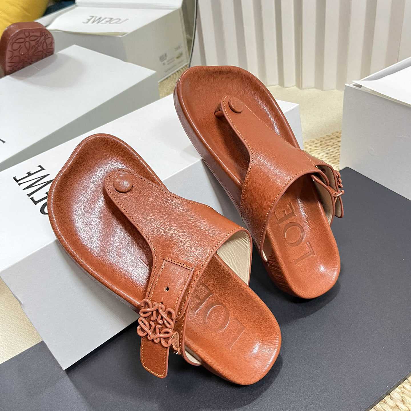 Loewe Anagram Ease Sandal In Kidskin - DesignerGu