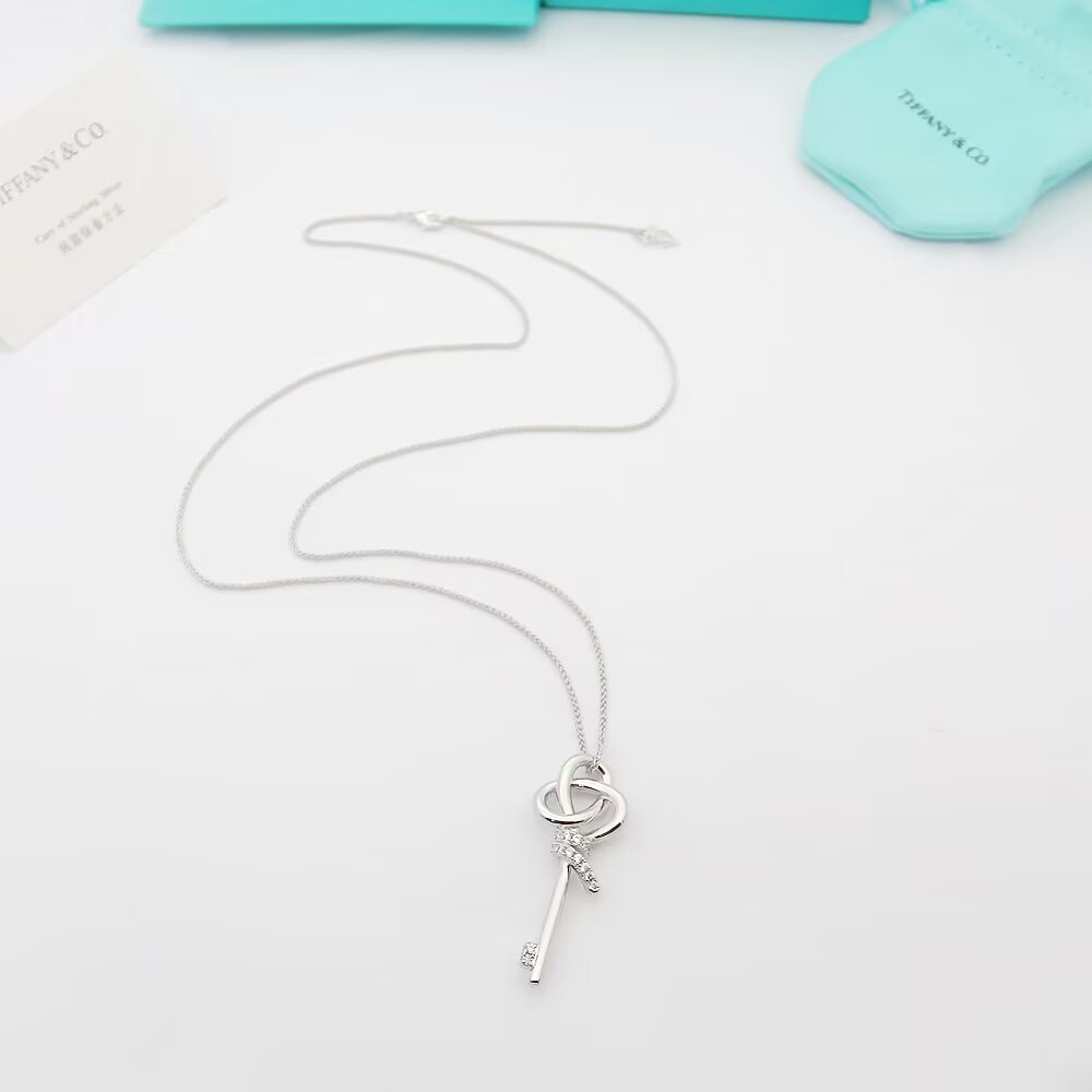 Tiffany&CO Woven Keys Small Pendant - DesignerGu