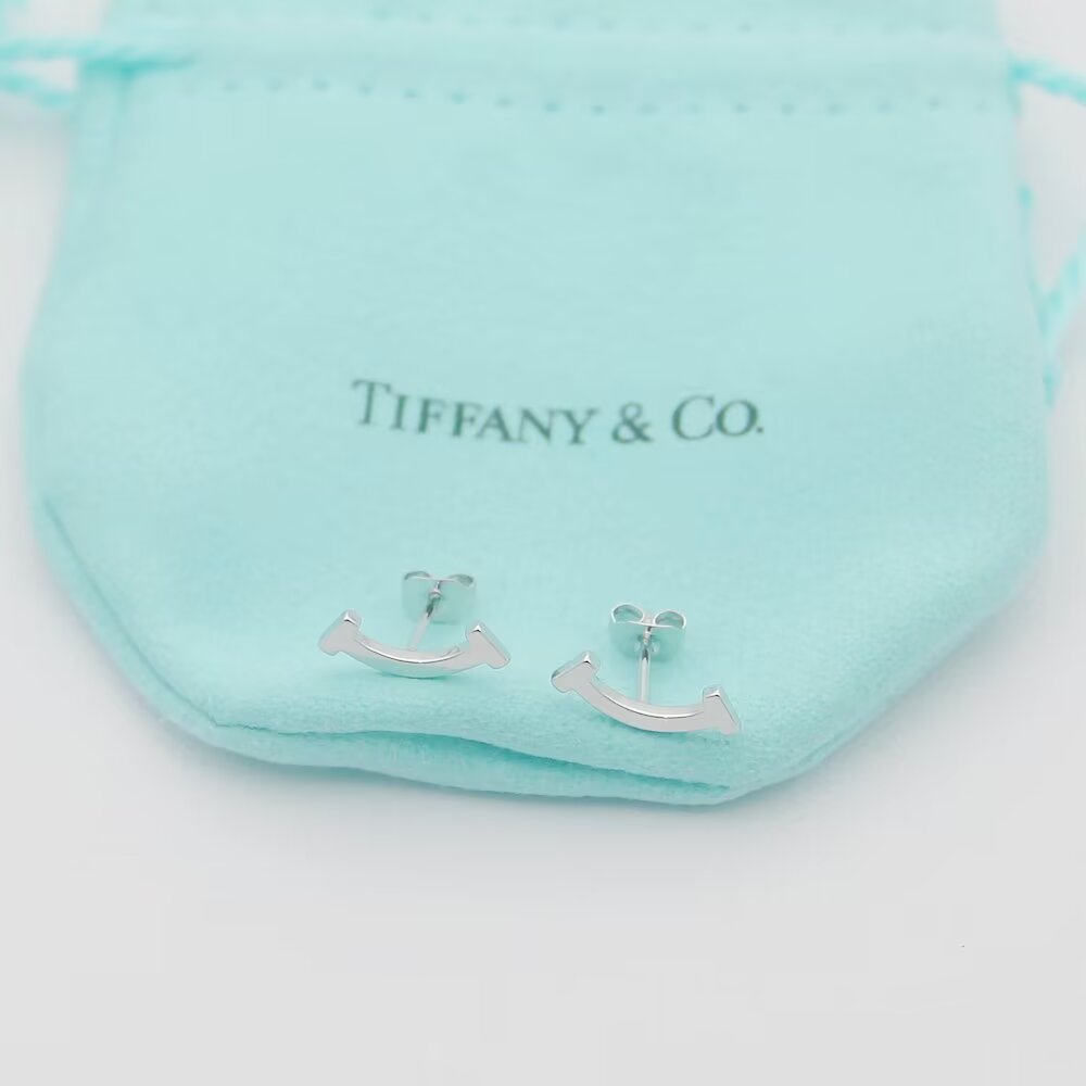 Tiffany & Co. Tiffany T Smile Earring - DesignerGu