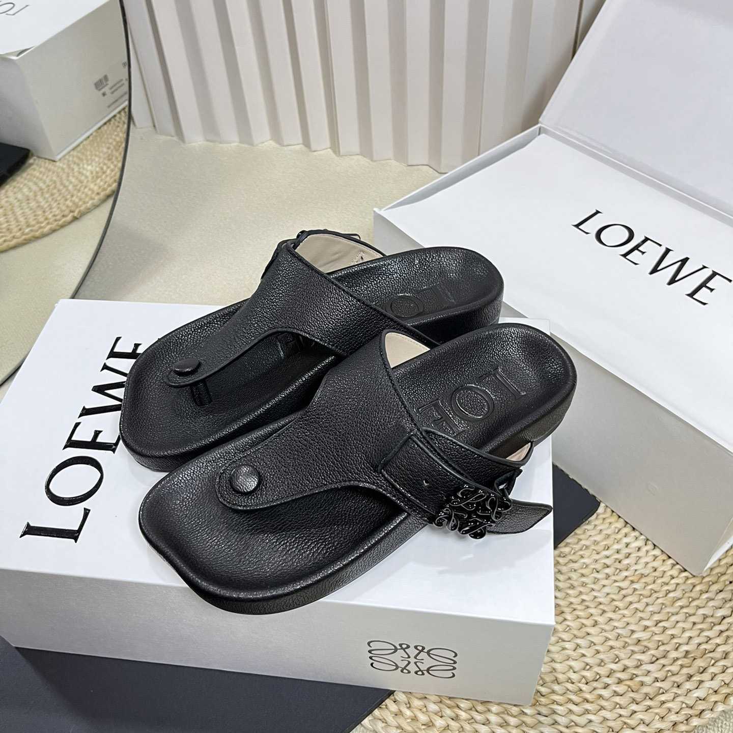 Loewe Anagram Ease Sandal In Kidskin - DesignerGu