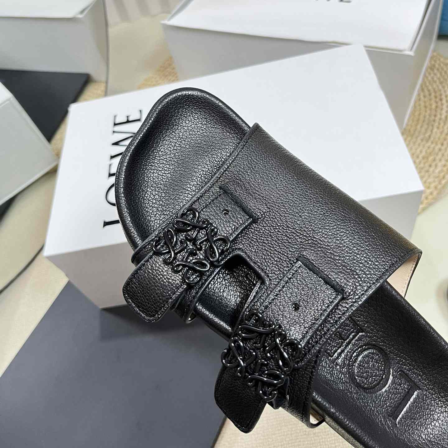 Loewe Ease slide In Goatskin - DesignerGu