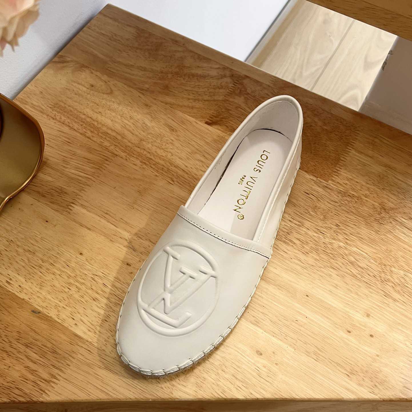 Louis Vuitton Starboard Flat Espadrille      1ABVLU - DesignerGu