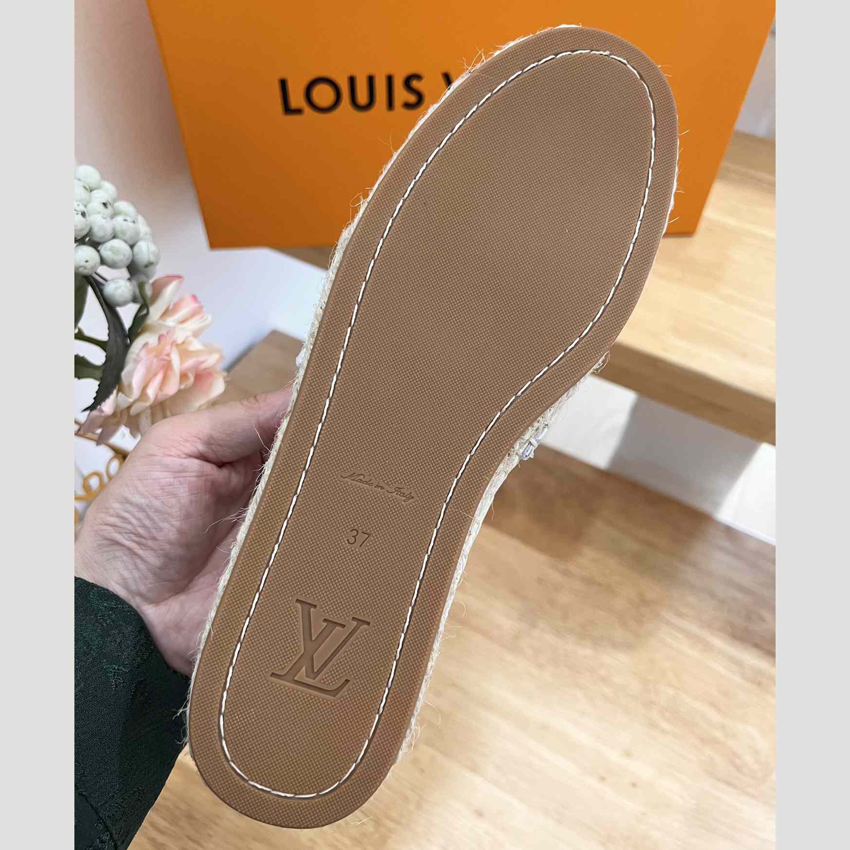 Louis Vuitton Starboard Flat Espadrille      1ABVLU - DesignerGu