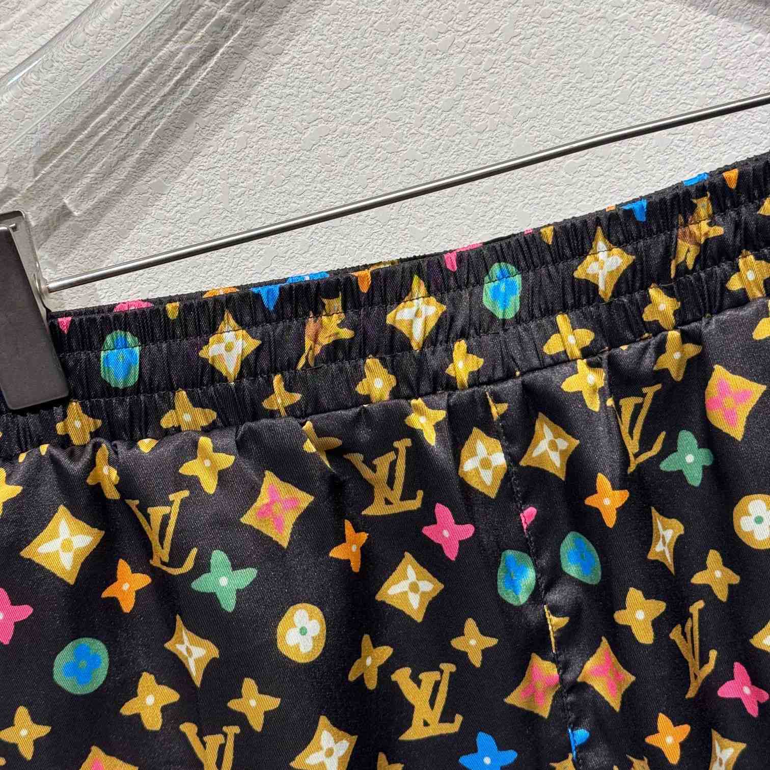 Louis Vuitton Monogram Short     - DesignerGu