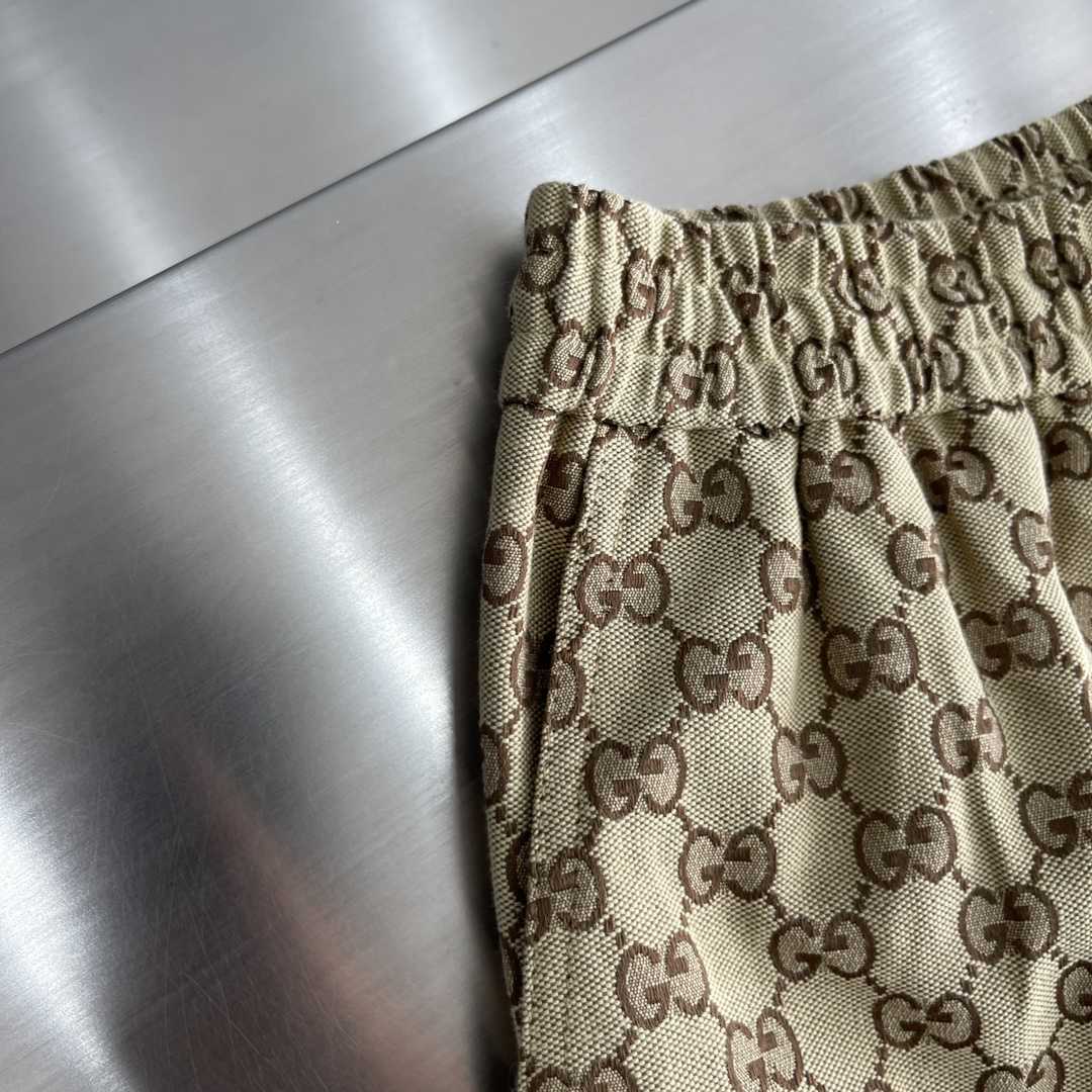 Gucci GG Supreme Pants - DesignerGu