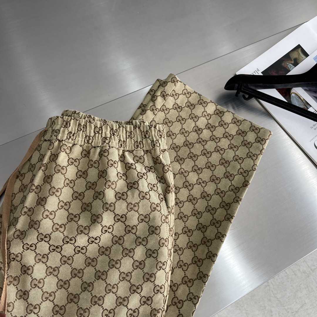 Gucci GG Supreme Pants - DesignerGu