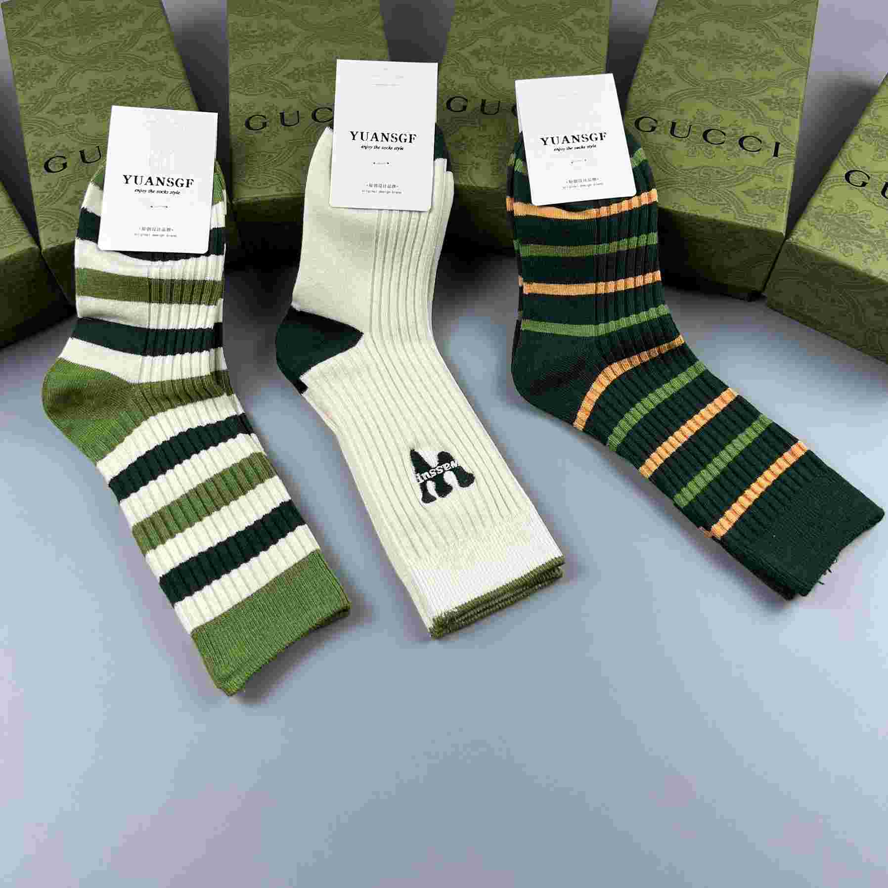 Gucci Socks/Box - DesignerGu