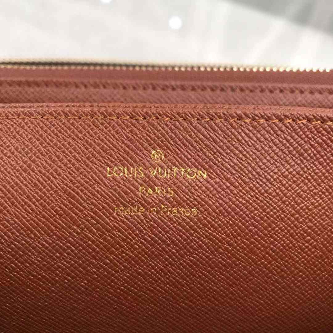 Louis Vuitton Zippy Wallet     M42616 - DesignerGu