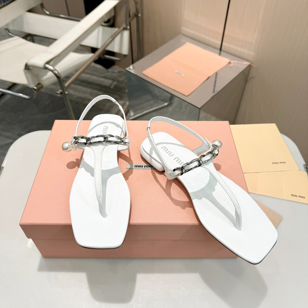Miu Miu Patent Leather Thong Sandals - DesignerGu