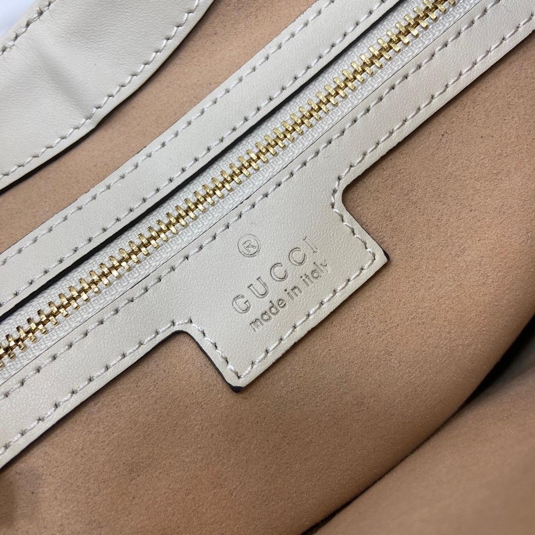 Gucci Padlock GG Medium Shoulder Bag - DesignerGu