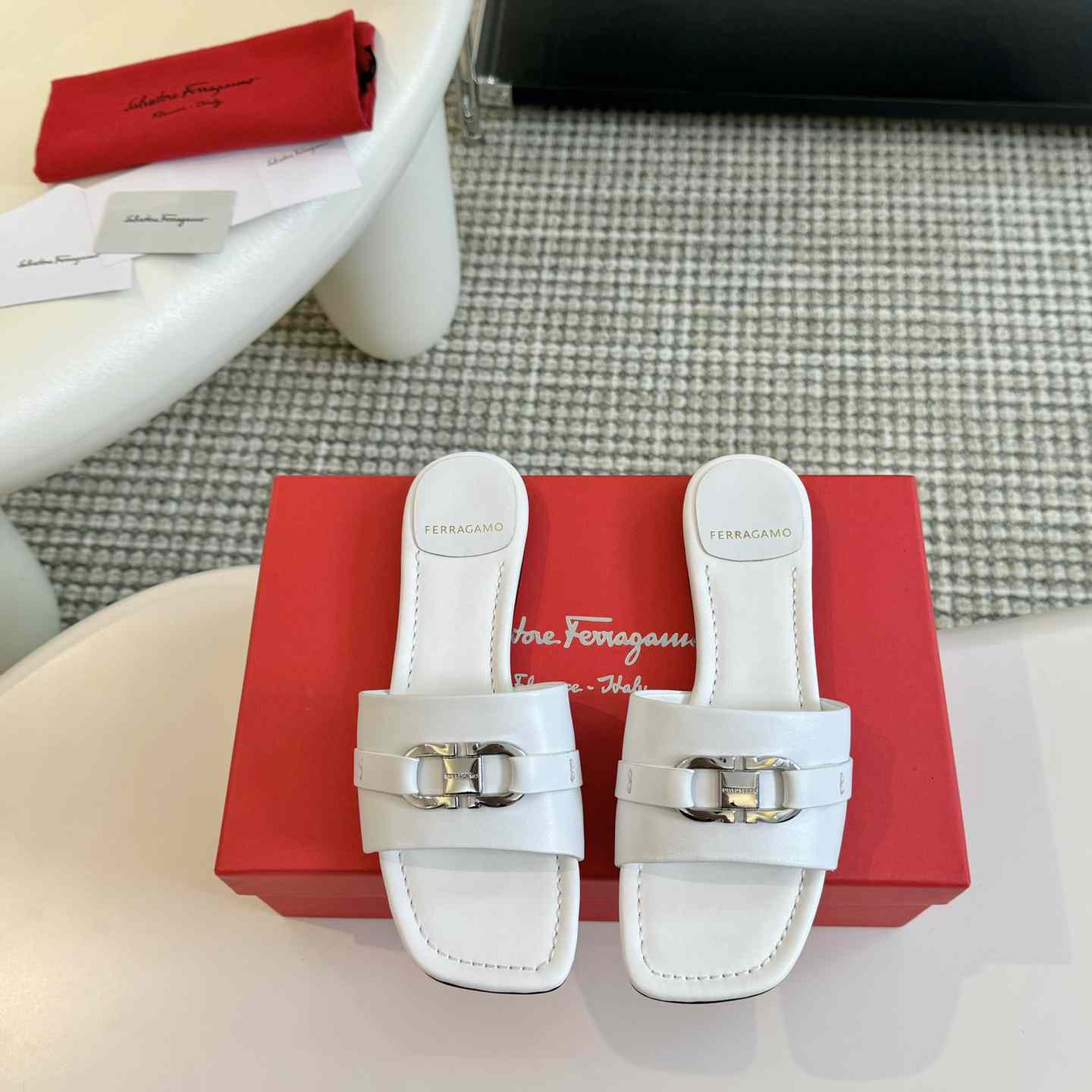 Ferragamo Women's White Flat Slide With Gancini Ornament - DesignerGu