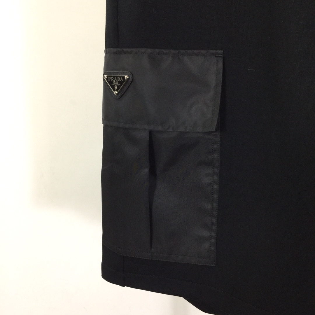 Prada Men's Re-Nylon Pockets Bermuda - DesignerGu