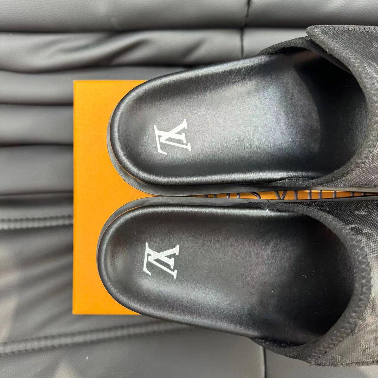 Louis Vuitton Miami Mule         1A9Z60 - DesignerGu