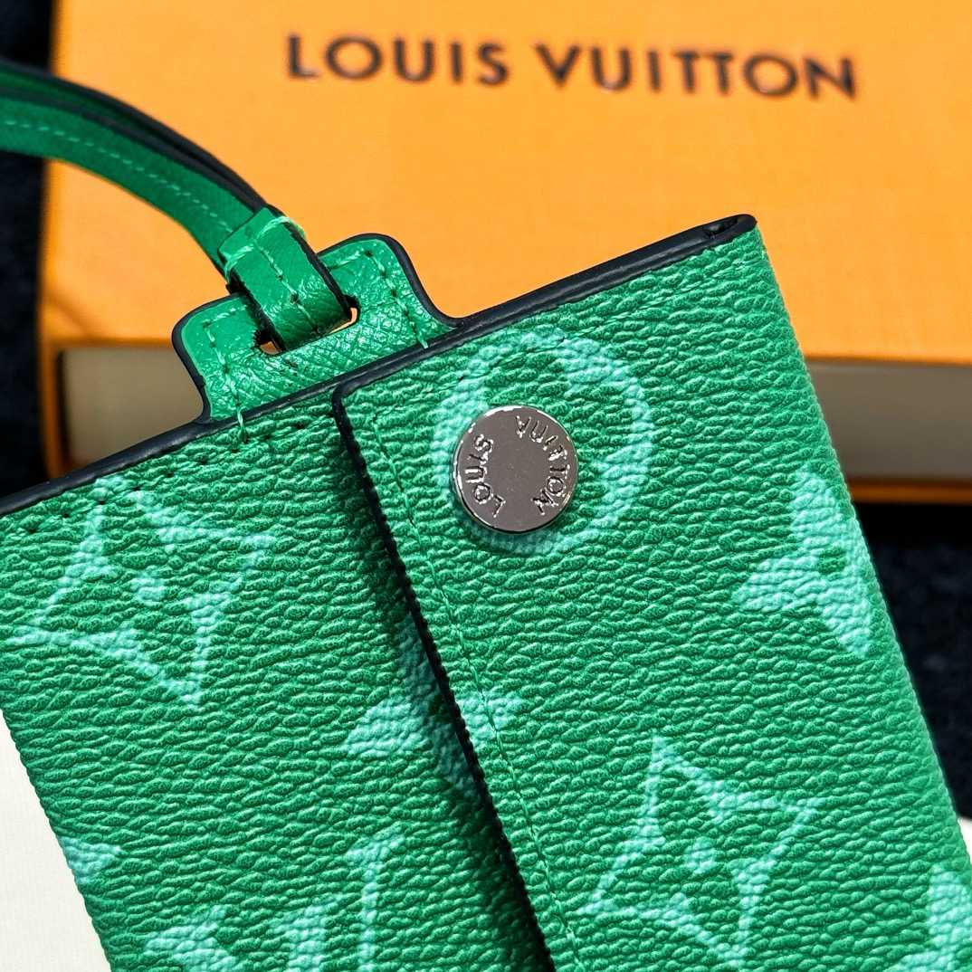 Louis Vuitton Card Holder Necklace  M83153 - DesignerGu