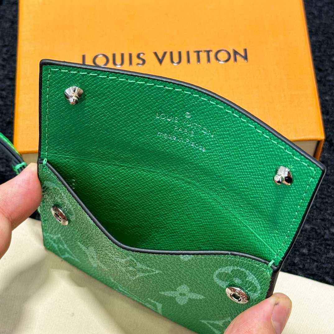 Louis Vuitton Card Holder Necklace  M83153 - DesignerGu