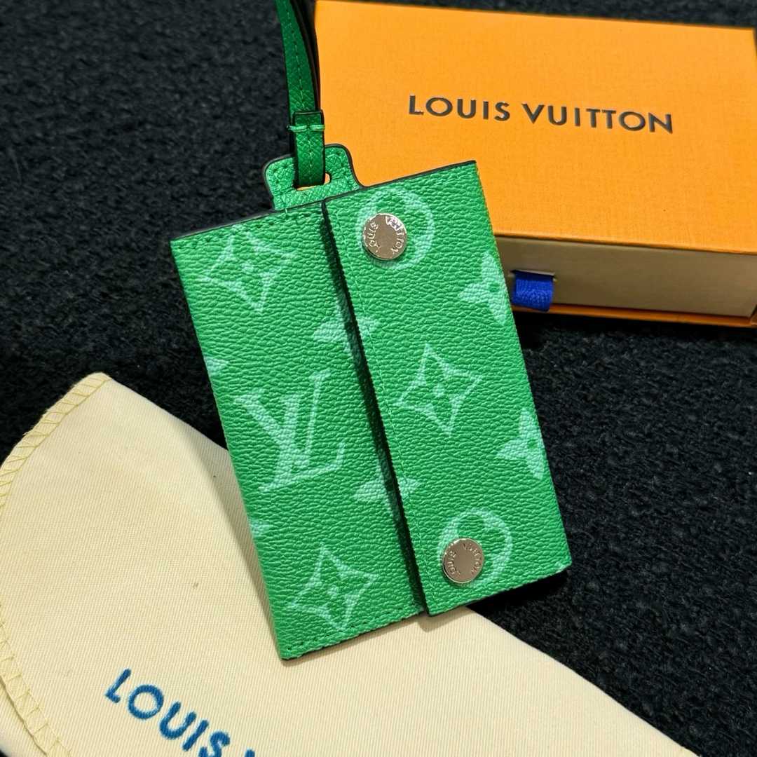 Louis Vuitton Card Holder Necklace  M83153 - DesignerGu