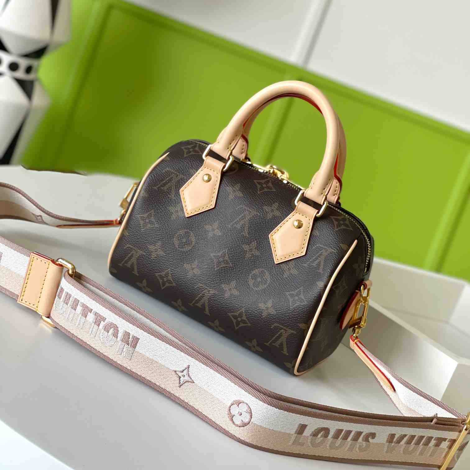 Louis Vuitton Speedy Bandoulière 20   M46222 - DesignerGu