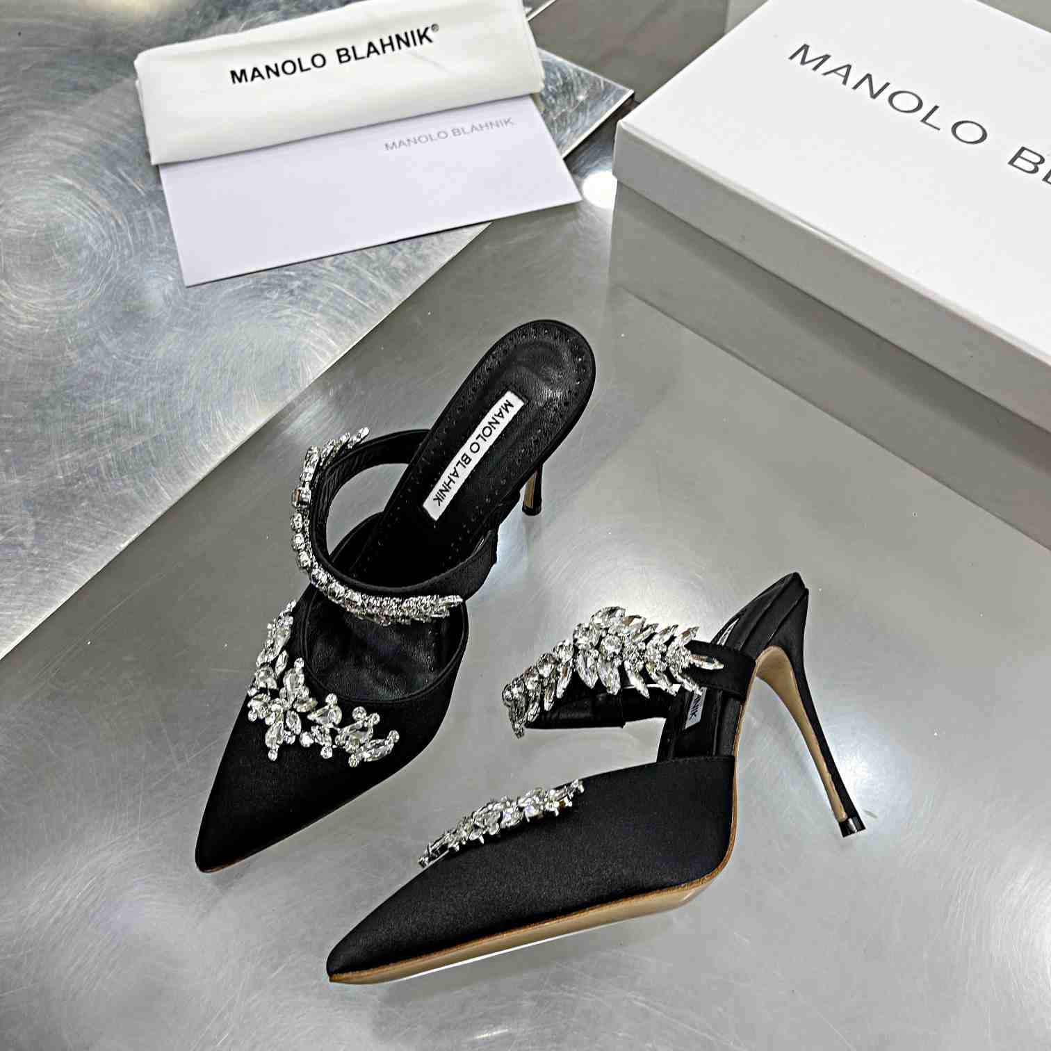 Manolo Blahnik Lurum Crystal-embellished Mules - DesignerGu