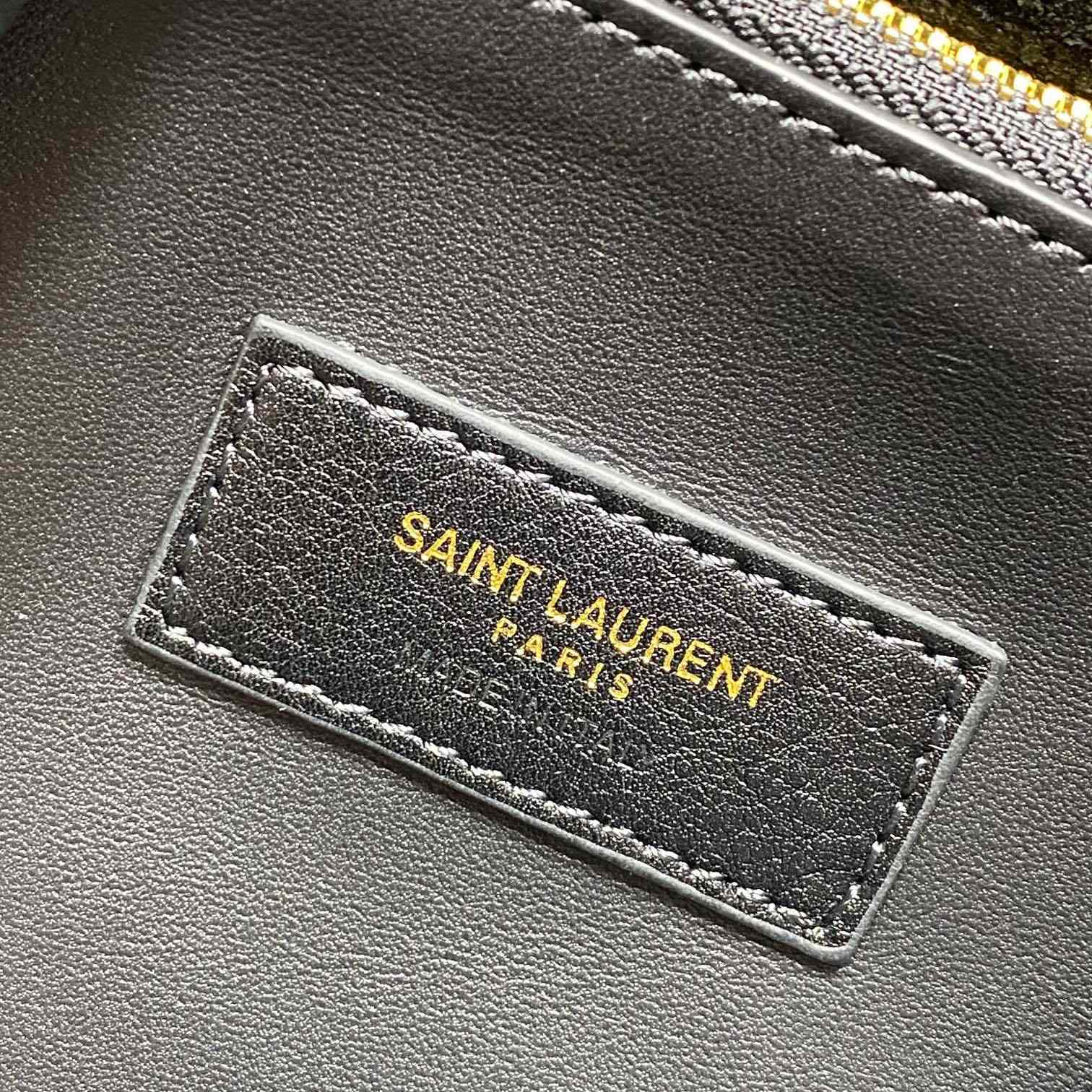 Saint Laurent Le 5 À 7 Supple Large In Smooth Leather - DesignerGu