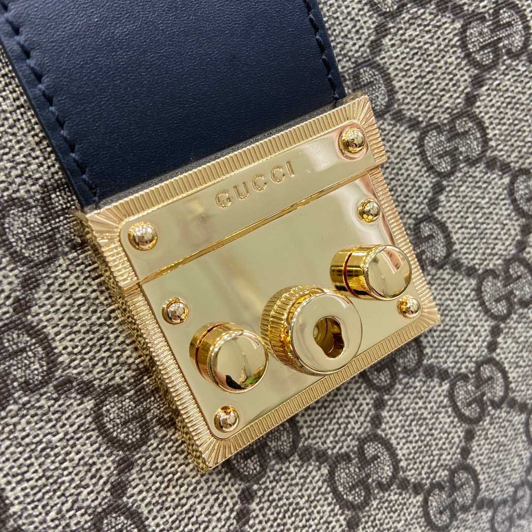 Gucci Padlock GG Medium Shoulder Bag - DesignerGu