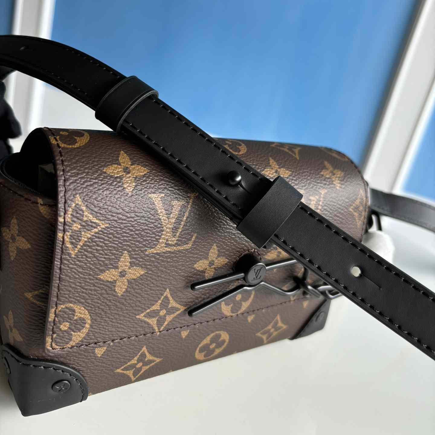 Louis Vuitton Steamer Wearable Wallet  M83613 - DesignerGu