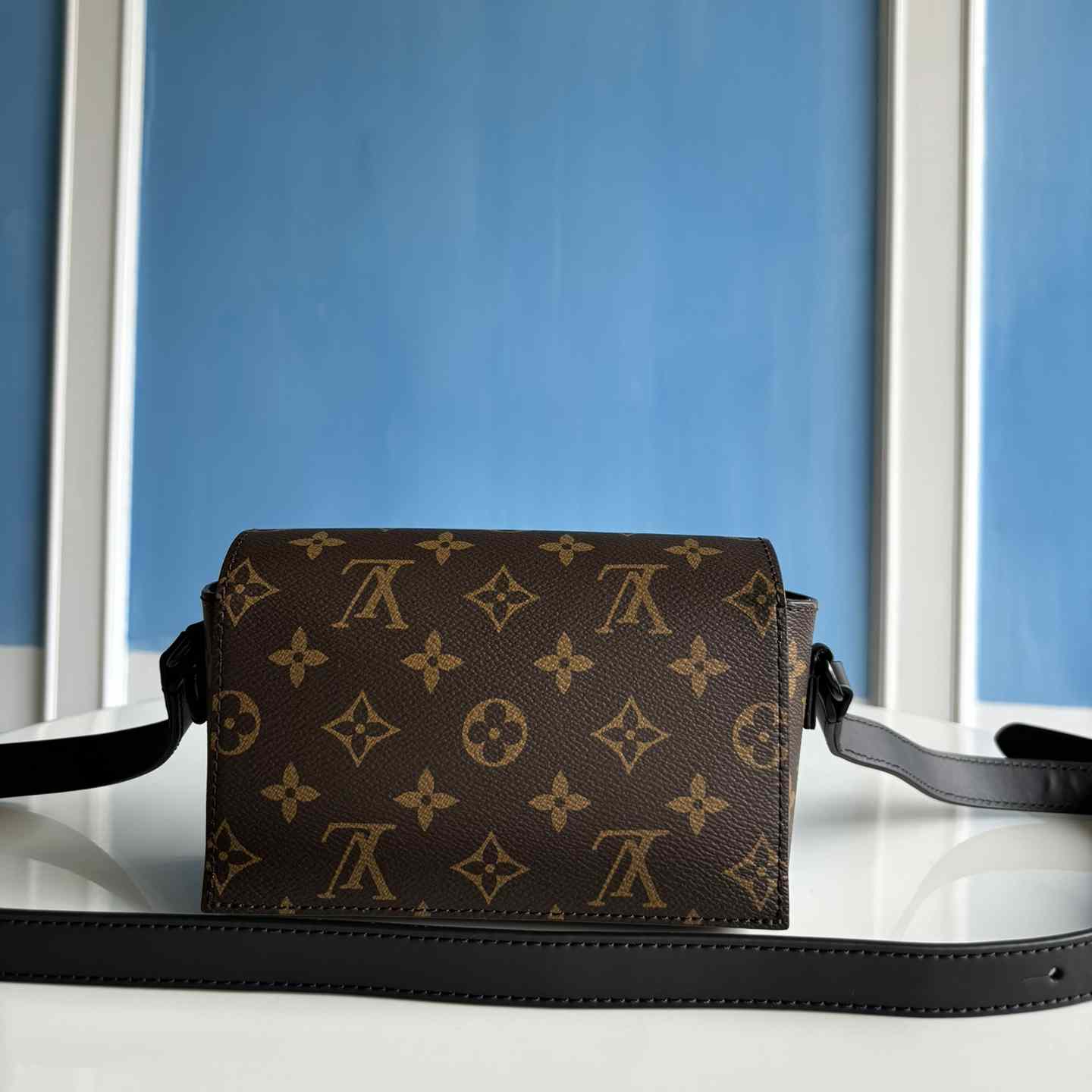 Louis Vuitton Steamer Wearable Wallet  M83613 - DesignerGu