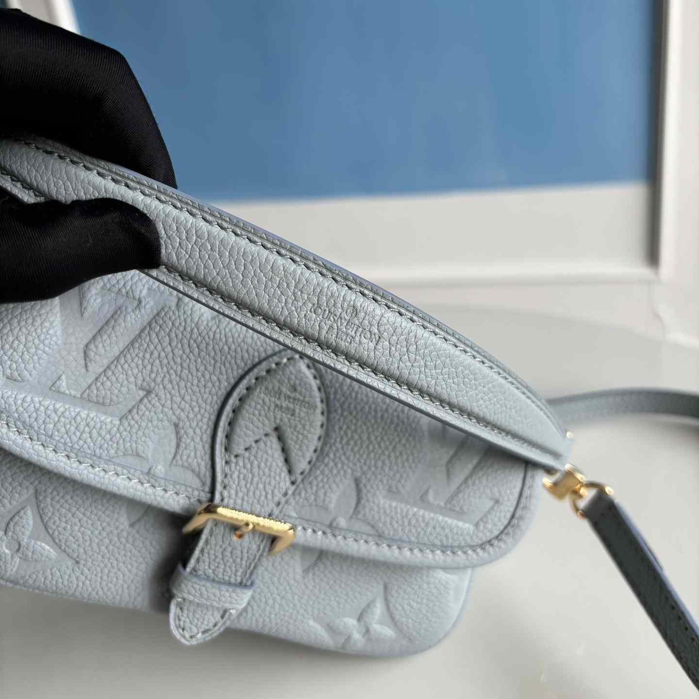 Louis Vuitton Nano Diane   M83592 - DesignerGu