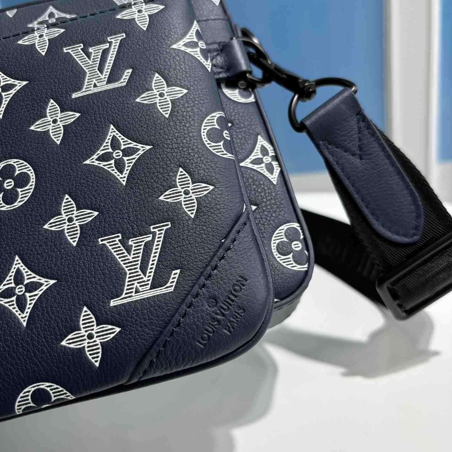 Louis Vuitton Trio Messenger  M24753 - DesignerGu