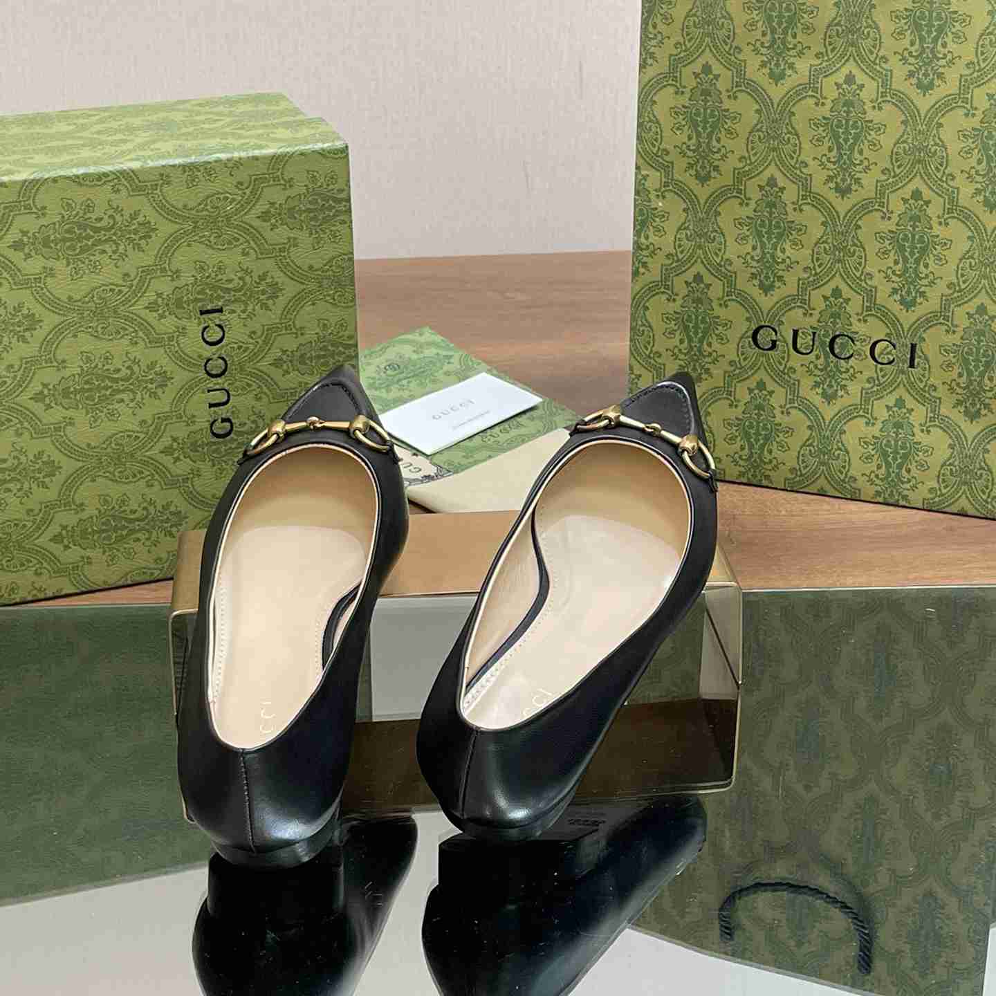 Gucci Women's Ballet Flat With Horsebit - DesignerGu