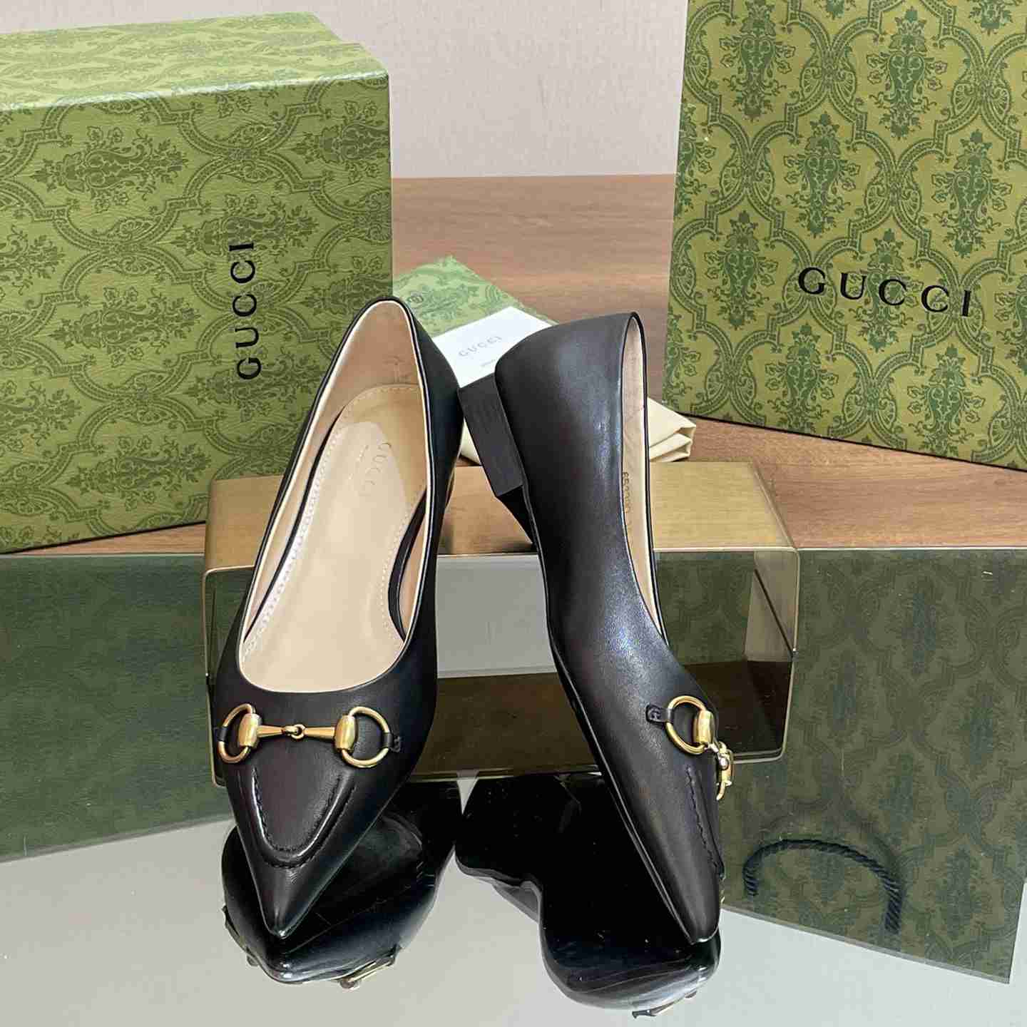 Gucci Women's Ballet Flat With Horsebit - DesignerGu