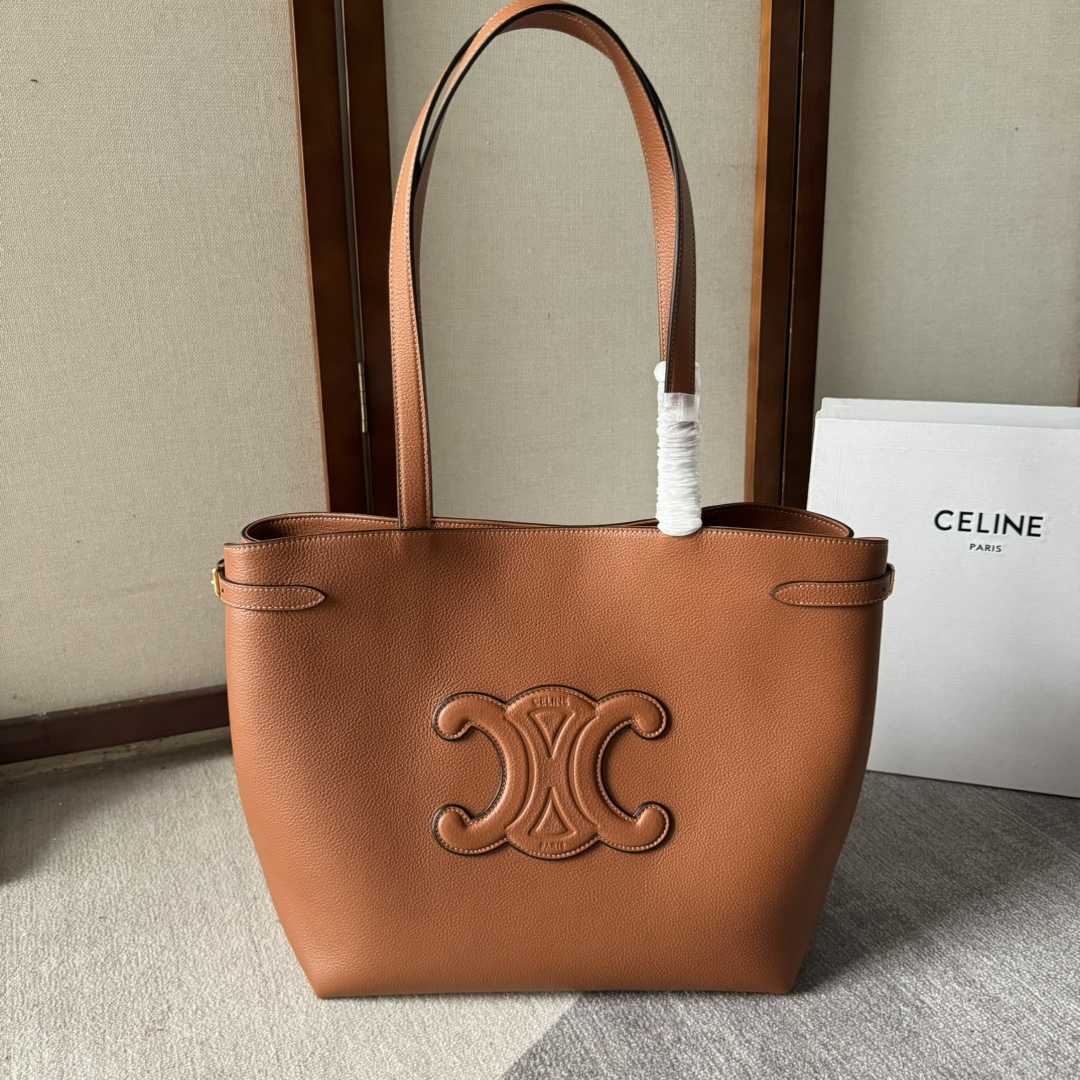 Celine Medium Cabas Anais Cuir Triomphe In Grained Calfskin - DesignerGu