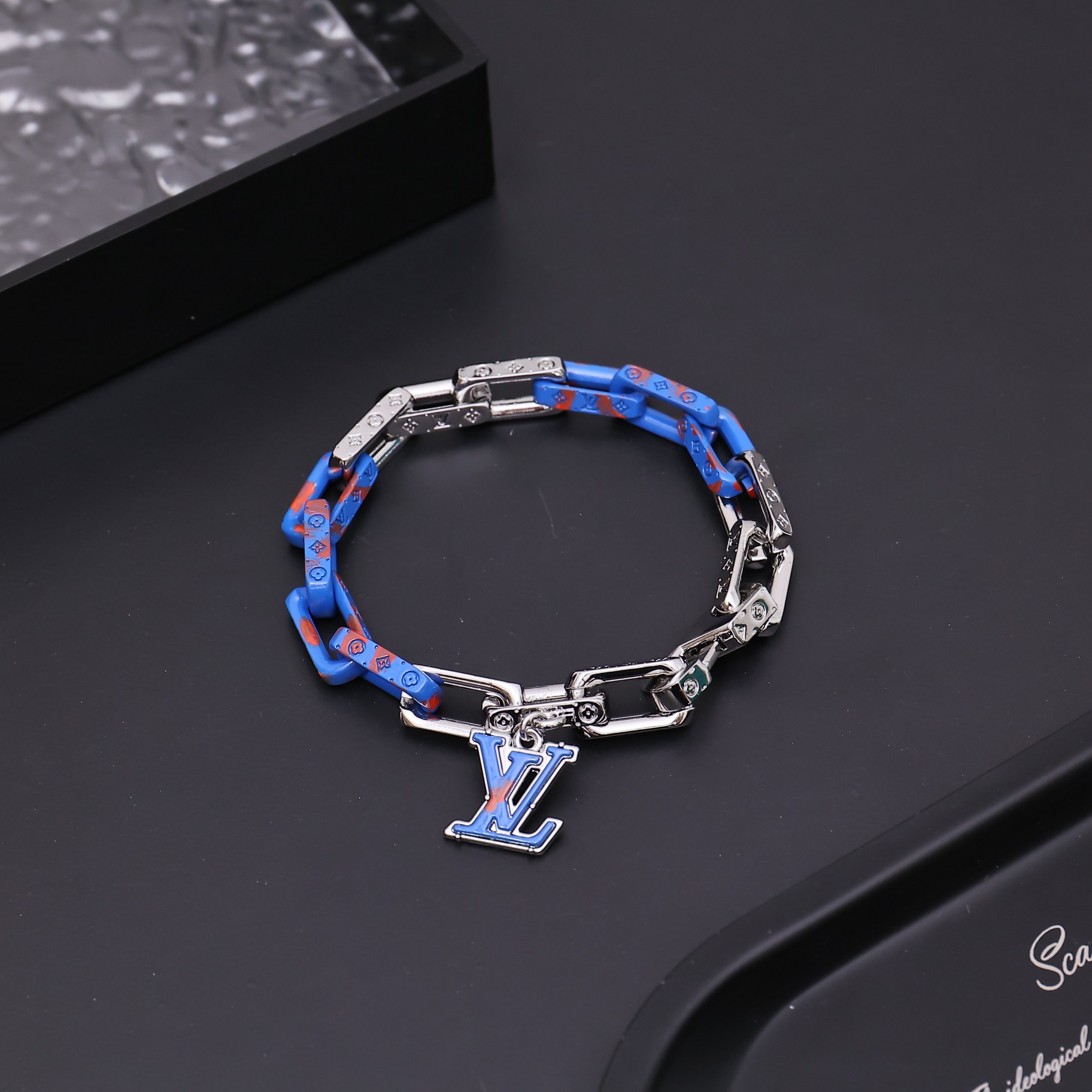 Louis Vuitton Monogram Chain Bracelet  M1229M - DesignerGu