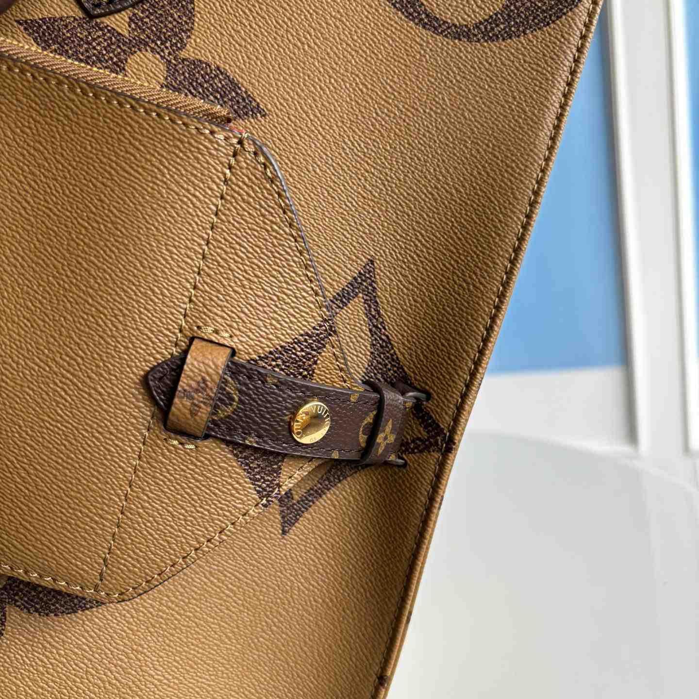 Louis Vuitton OnTheGo Voyage  M46823 - DesignerGu