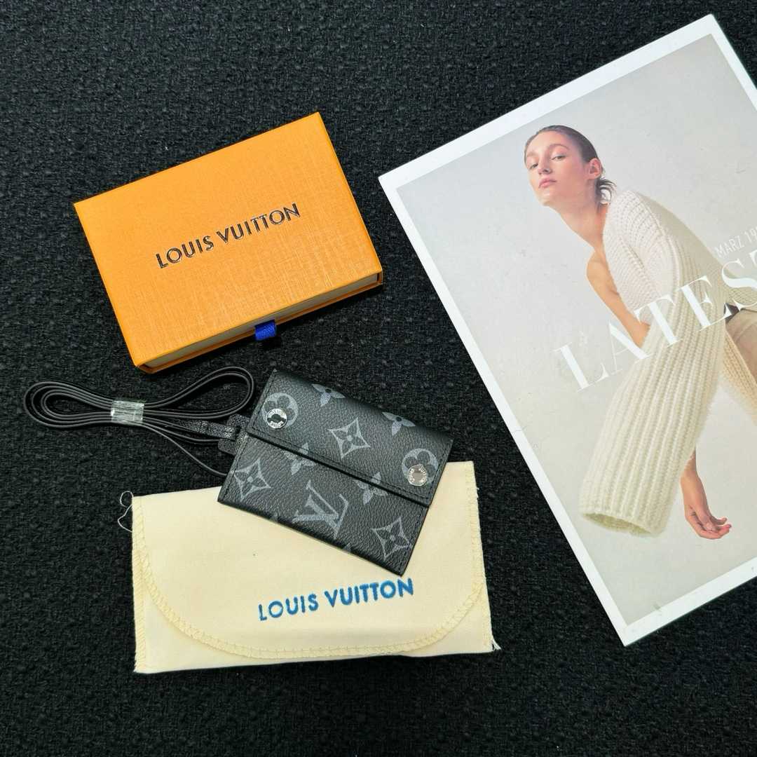 Louis Vuitton Card Holder Necklace  M83155 - DesignerGu